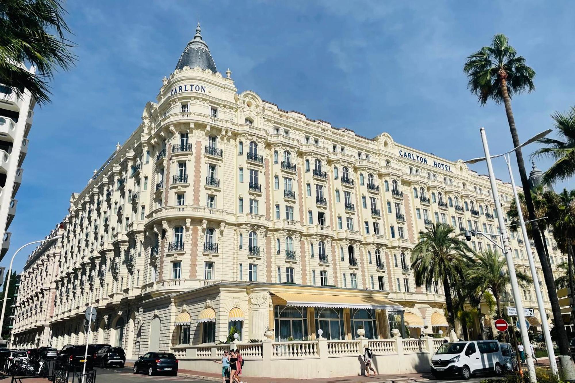 Bright And Vast Terrace Easy Parking Heart Of Town 1 Mn Appartement