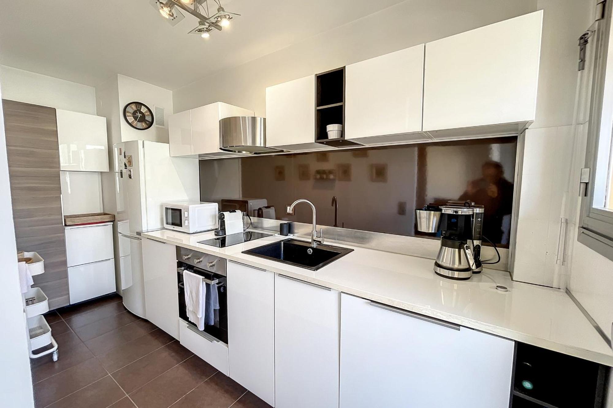 Appartement Bright And Vast Terrace Easy Parking Heart Of Town 1 Mn *